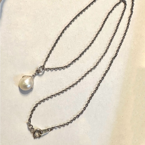 Freshwater Delicate Pearl 5mm on Silver Chain. Shine, Luster beautiful. - Picture 4 of 7